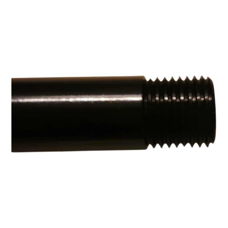 Close up of the M15 x 1.5 thread on the end of the thru axle